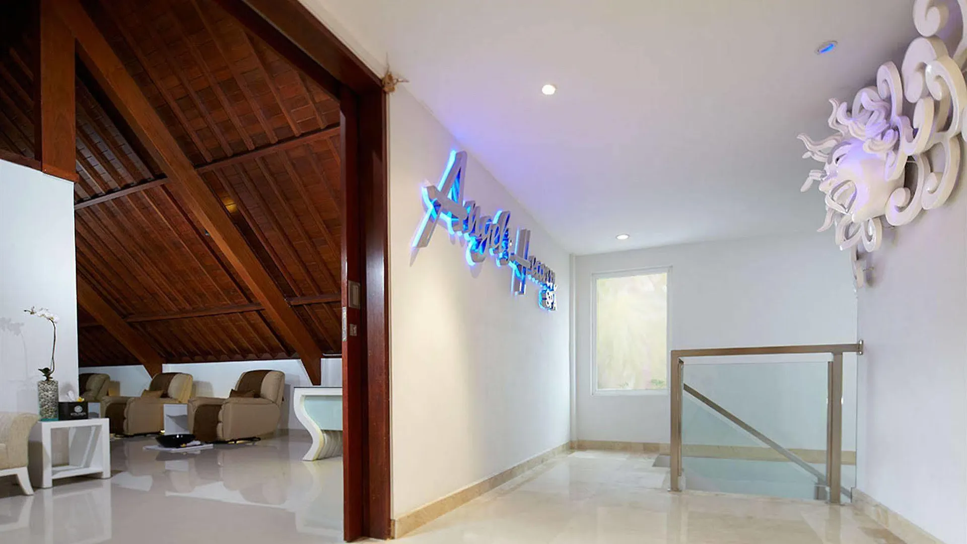 Kuta Angel Hotel - Luxurious Living